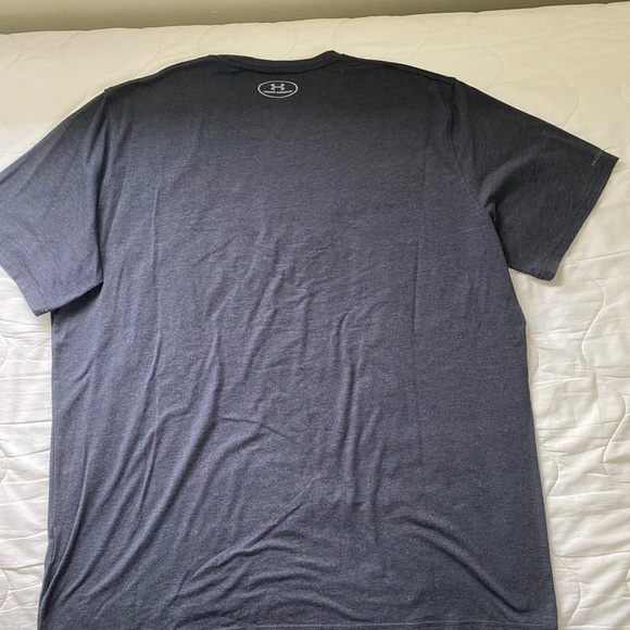 Under Armour Shirt - Picture 3 of 3